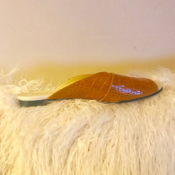 Trademark Pajama Sandal in Camel Size 40 US 9 - Picture 7 of 8